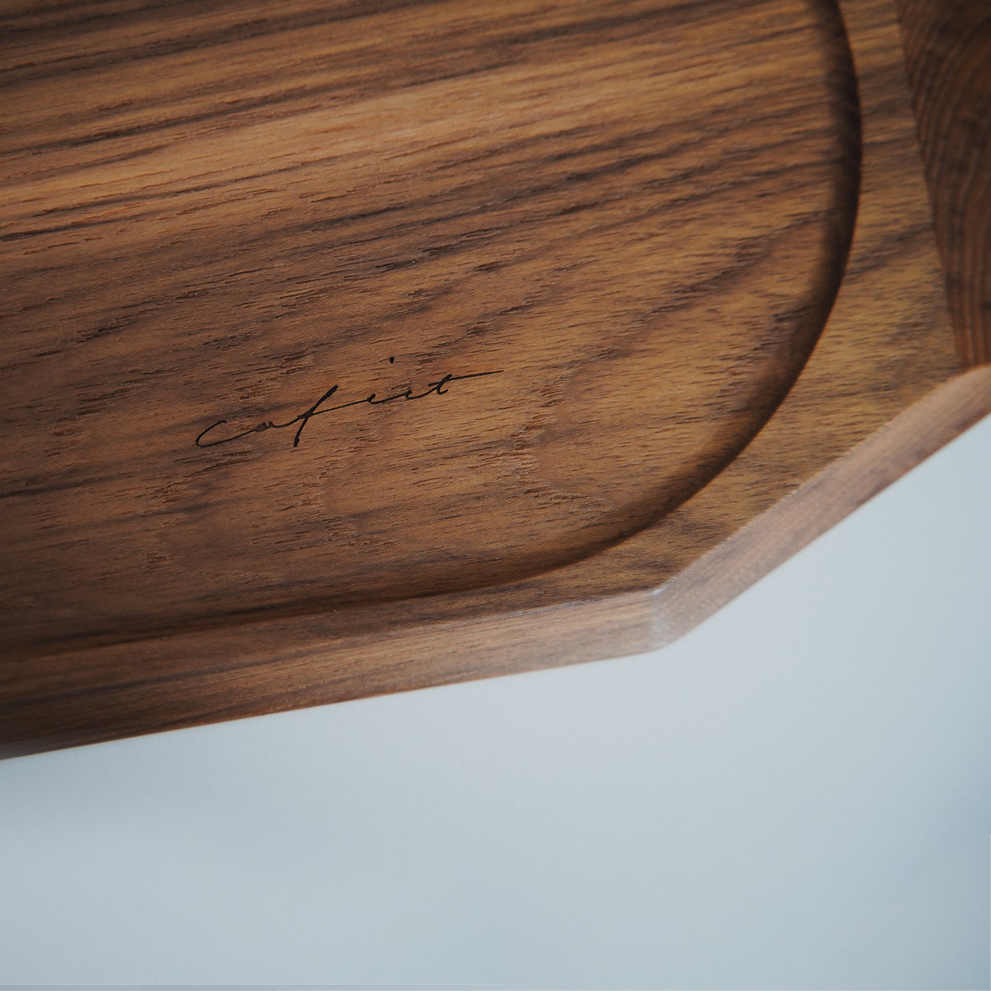 チークのトレイ