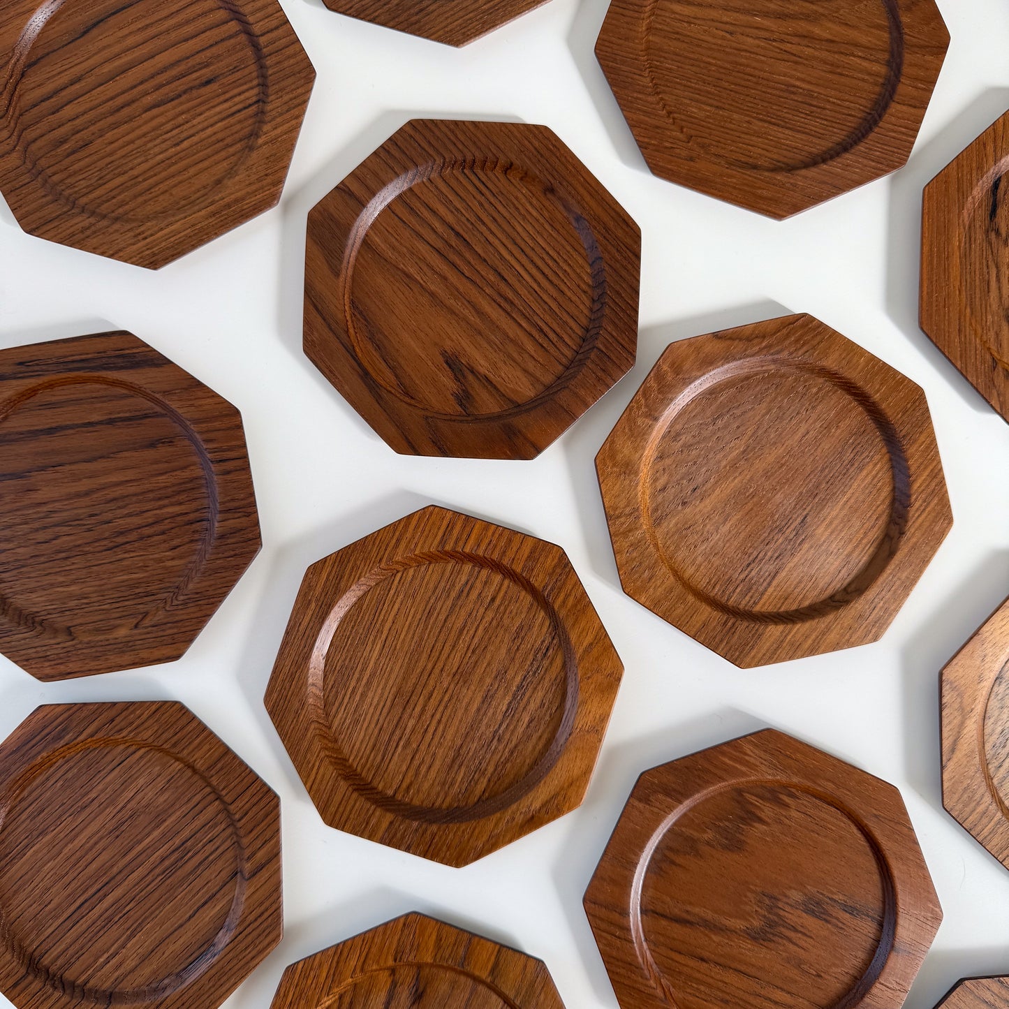 チークのコースター